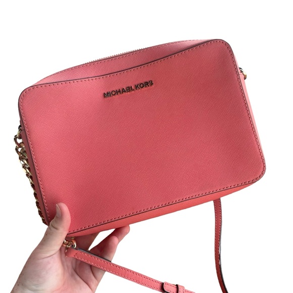 Jet Set Saffiano Leather Crossbody Bag Preowned - Picture 9 of 15